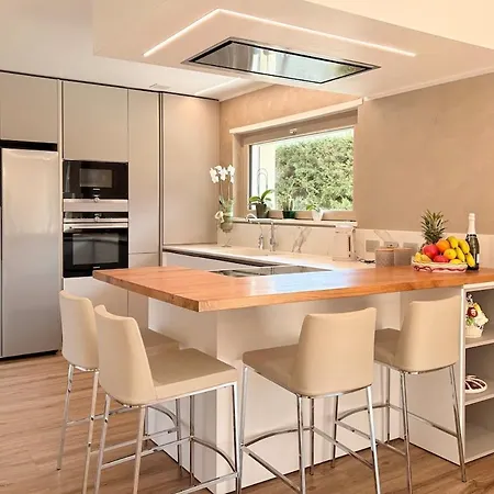 Villa Serenity - *
